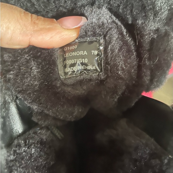 Women's Black Winter Boots - Picture 6 of 8